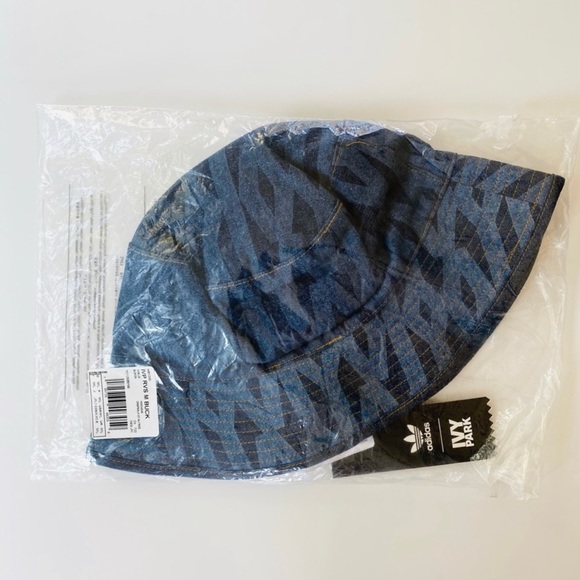 Ivy park bucket hat